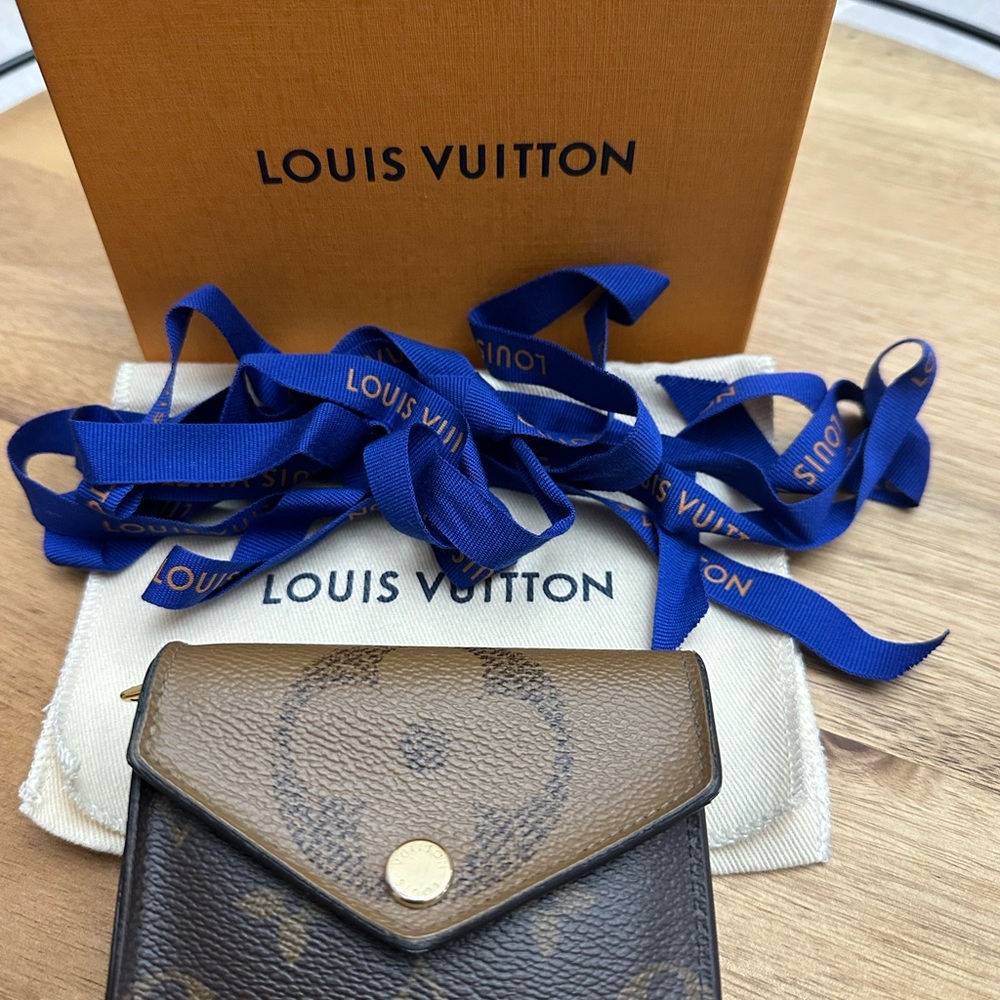 Louis Vuitton Reverse Monogram Zoe Wallet